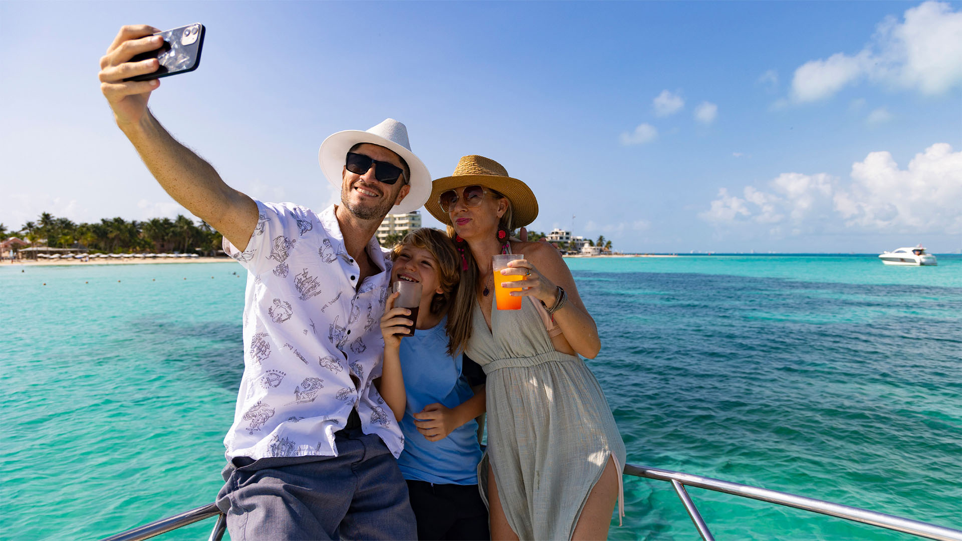 Cancún Premium Yacht Experience - Image 3